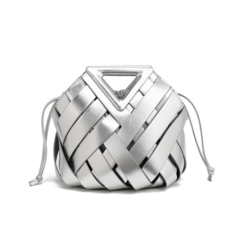 Free shipping designer High-End Single Shoulder Bag Crossbody Bag for Women Niche Design Basket Woven Bag Fashionable Textured Clip Handbag