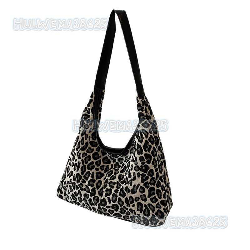 2025 New Leopard Print Womens Bag Shoulder Bag Casual Versatile Simple Large Capacity Student Tote Bag H250806