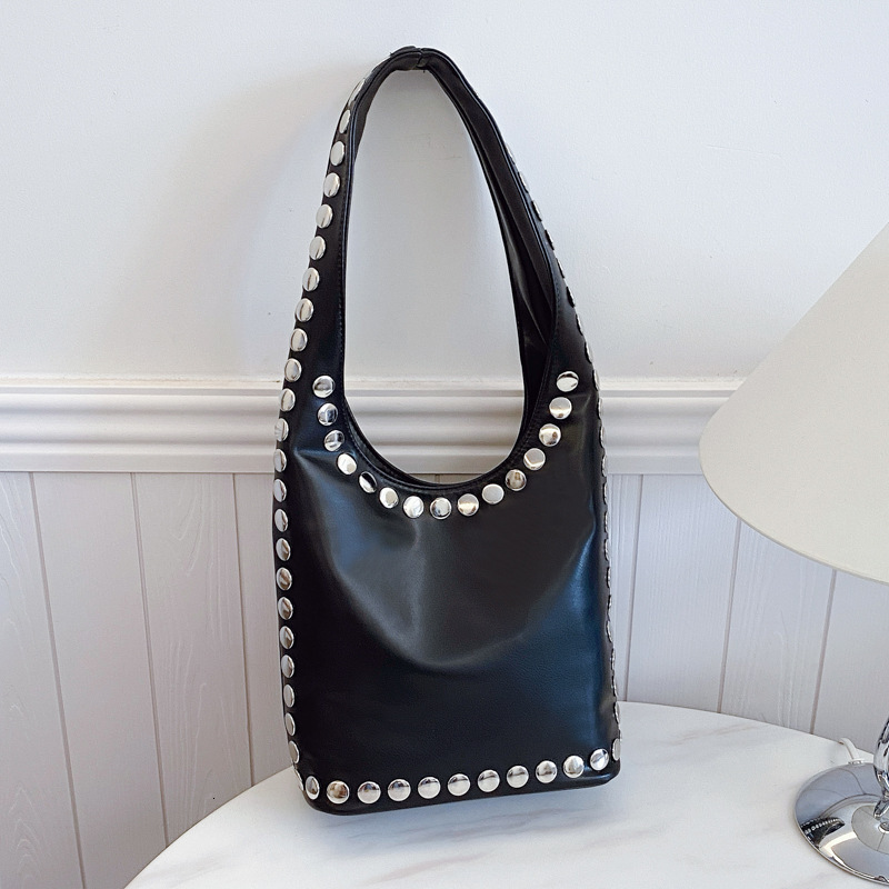 Free shipping designer Summer Versatile Large Capacity Casual Underarm Bag for Women 2025 New Hot Girl Motorcycle Style Rivet Bucket Bag