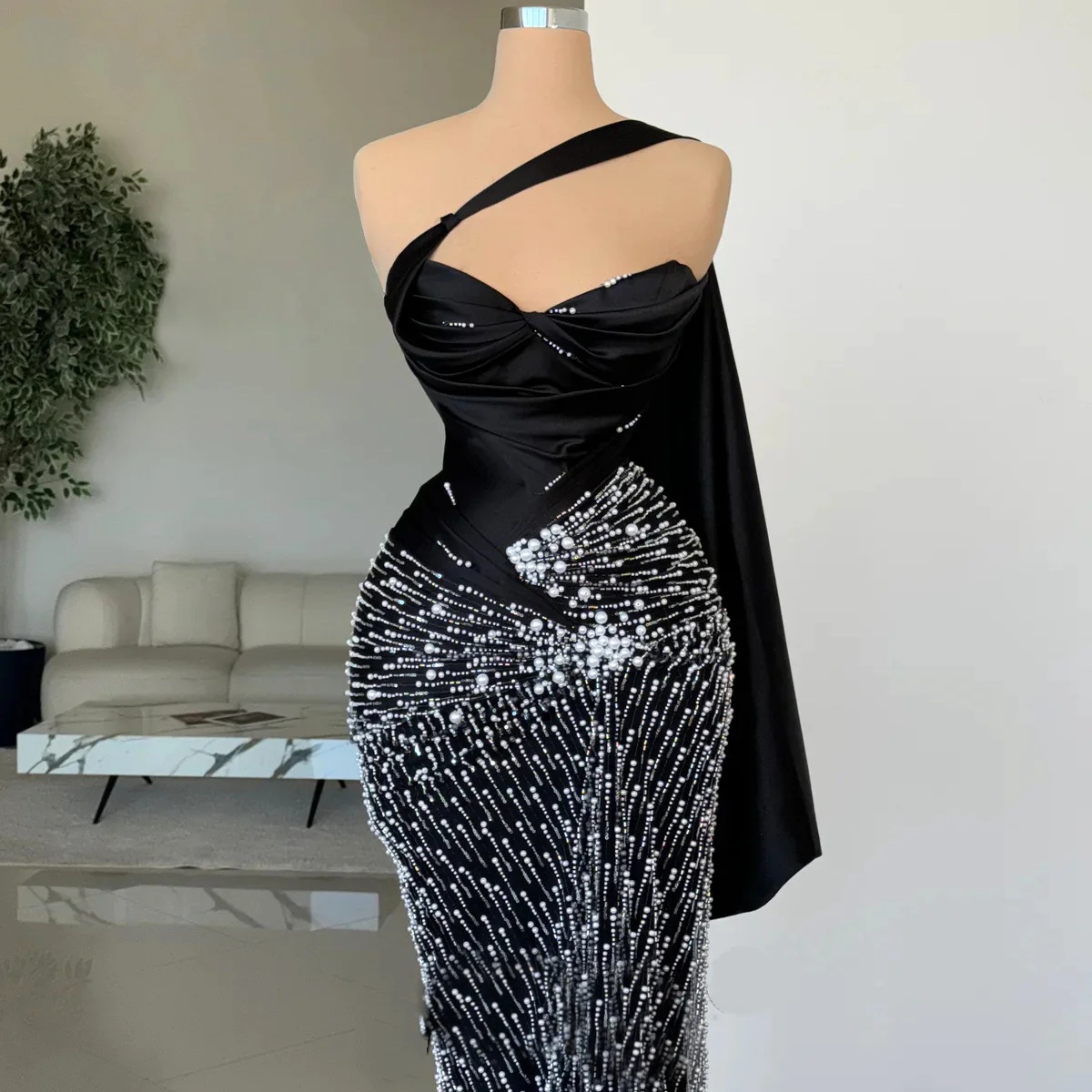 Designer Evening Dresses For Women Sweetheart Neck Sleeveless Gown Pearls Floor Length Dress Party Customized Dress