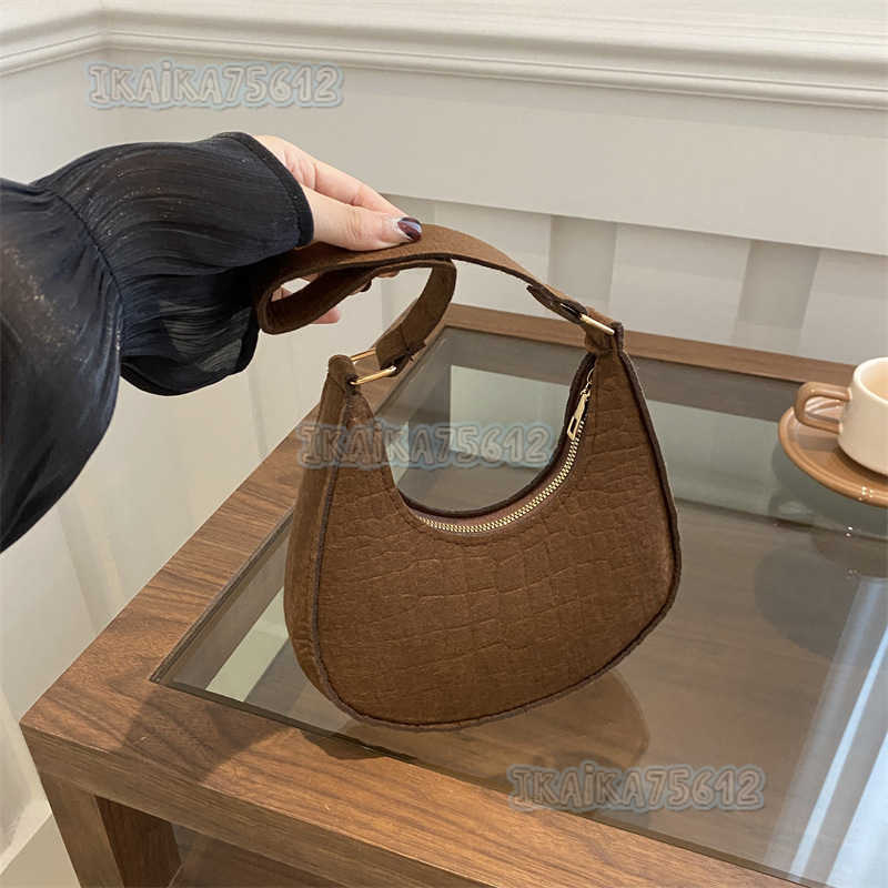 2024 Autumn New Crescent Bag Women Fashion Casual Trendy Felt Crocodile Pattern Underarm Bag Womens Shoulder Bag H250806