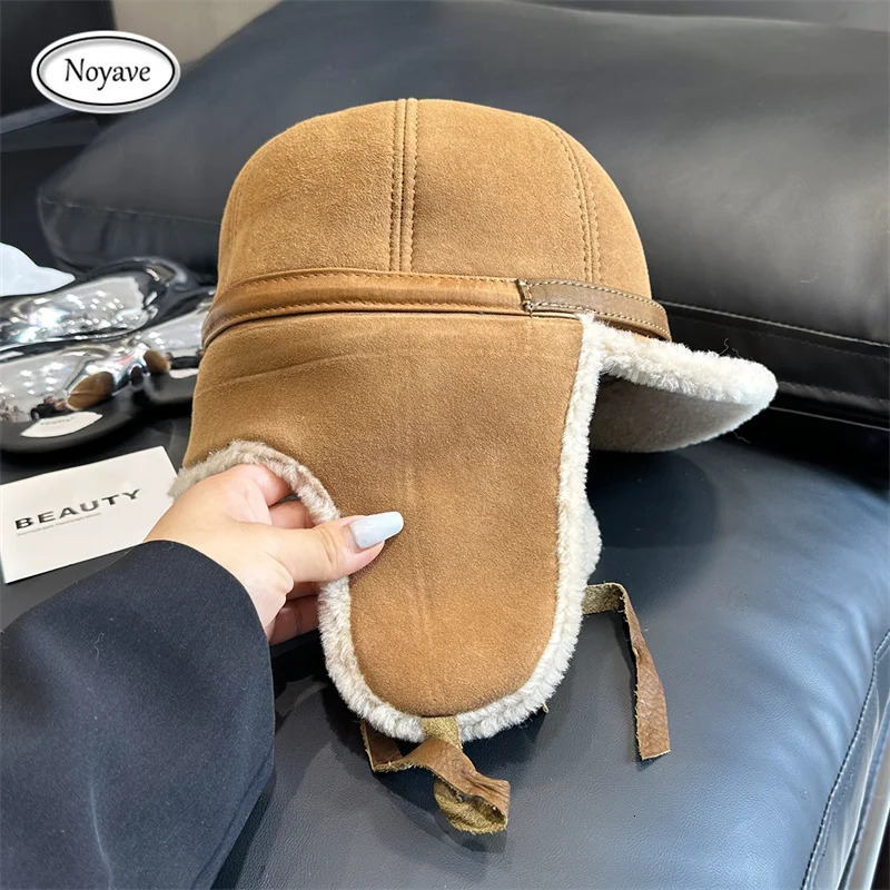Winter Mens Genuine Leather Hat Men Fur Lamb Wool Warm Thick Earflaps Bomber Hats Mens Baseball Cap Sheepskin Russian hats 250806