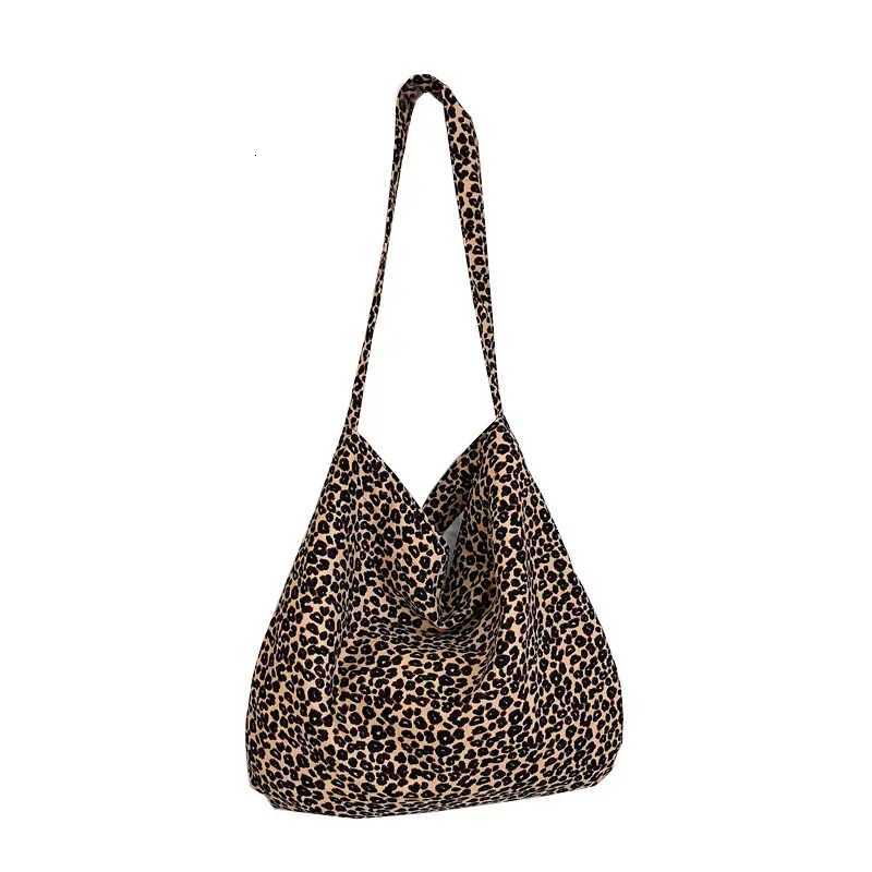 Japanese and Korean Ins Modern Small Leopard Print Messenger Bag Single Shoulder Canvas Bag for Female Students Z250807