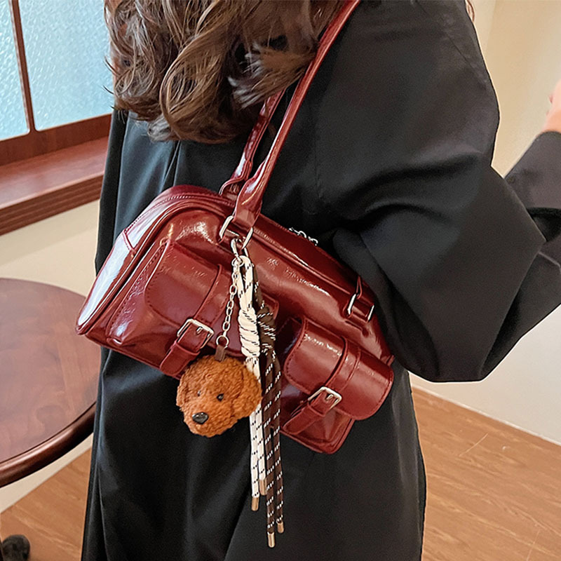 Retro Style Multi-pocket Shoulder Bag for Women with Vintage Charm