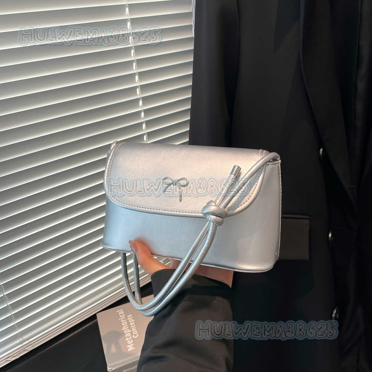 Butterfly Knot Fashion Style Textured Early Autumn 2025 New Versatile Casual Bag Single Shoulder Crossbody Bag Underarm Small Square Bag H250806