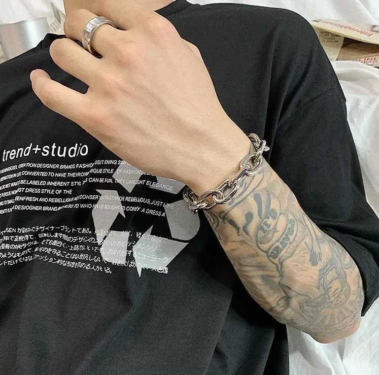 2020 Punk Bracelet Classic Hip-hop Exaggerated Thick Chain New Double Pendant Link Round Mens Bracelet Jewelry Wholesale W250807