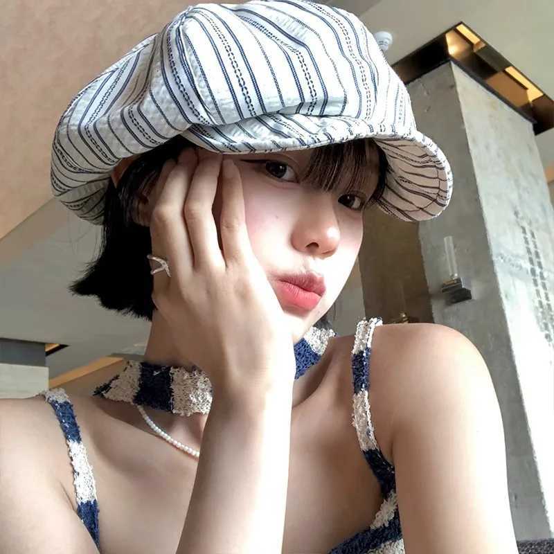 Janese Retro Striped Pleated Berets C for Women Spring and Summer Travel Sunscreen Casual Niche Retro Painter Hats Men XJ250807