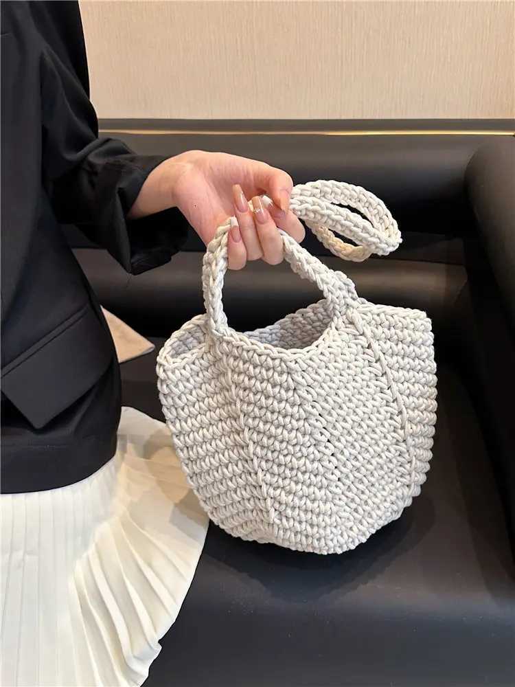 Trendy 2025 Womens Basket Weave Shoulder Bag Versatile Small Size Soft Fabric Casual Sle Single Handle Bucket Bag Z250807