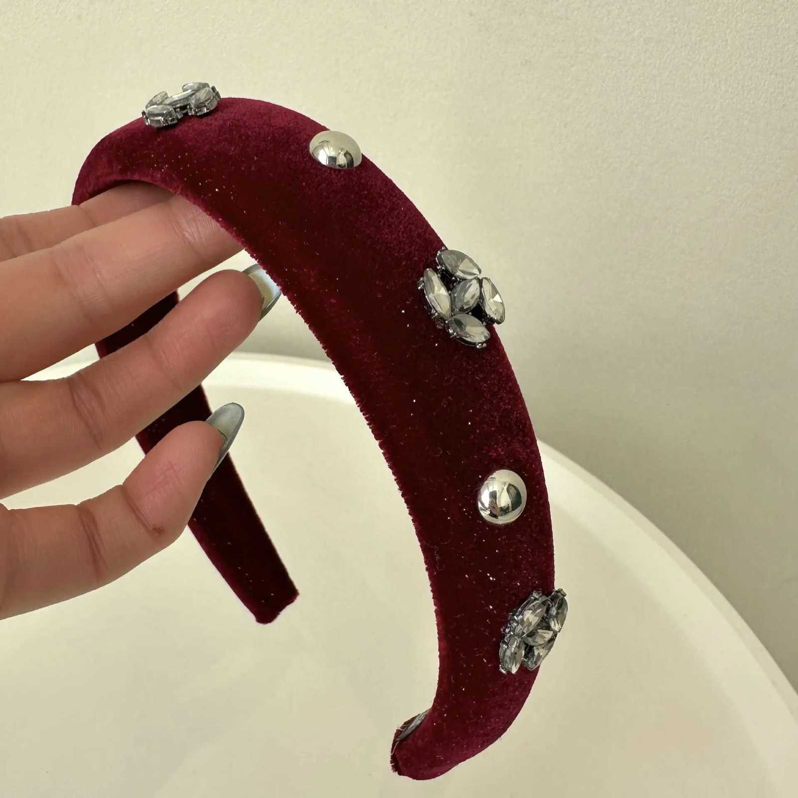 Luxury Rhinestone Veet Hair Accessories Band Hand For Women Fashion Shiny Crystal Thickened Non-slip Hair Hoops Headwear Y250807