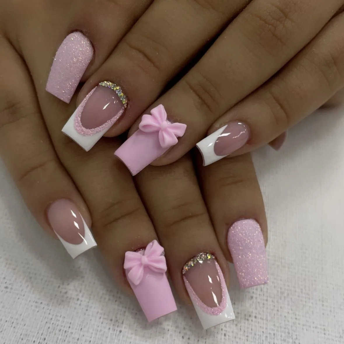Light Pink Fake Nails Mid-Length Square Head Press-On Nails Love Heart Printed Diamond Designs French Style False Nails Tips M250807