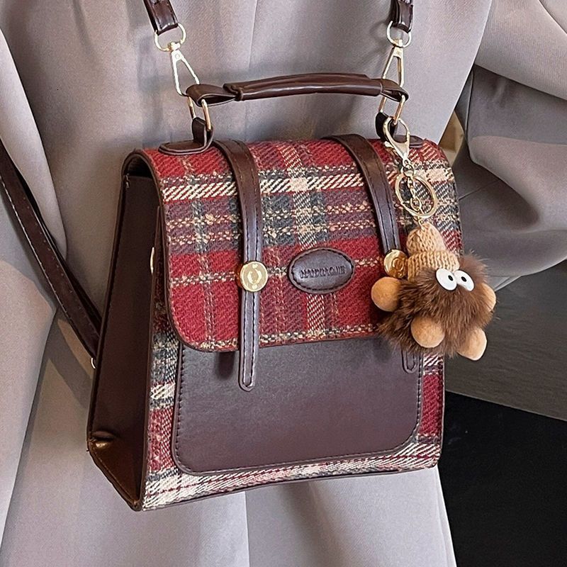 2025 Autumn New Women s Backpack College Style Backpack Niche trend New Style Simple Grid Backpack Commuting Retro Style New Designer Backpack