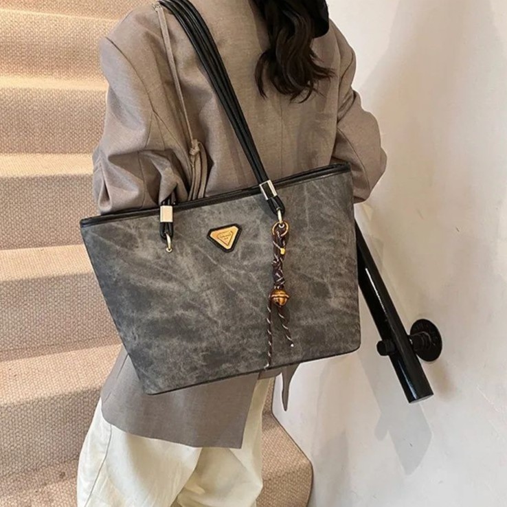 Designer Bag Shoulder Bag Luxury Bag Messenger Bag Women's Wallet Autumn/Winter 2025 New Versatile Handbag Internet Famous Popular Broadband Shou