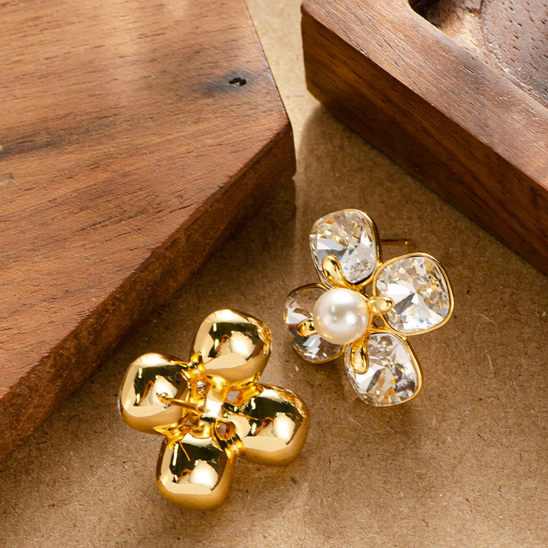 Fashion High Street Style Crystal Zircon Clover Pearl Earrings for Women, High-end Exquisite Sier Needle Ear Jewelry