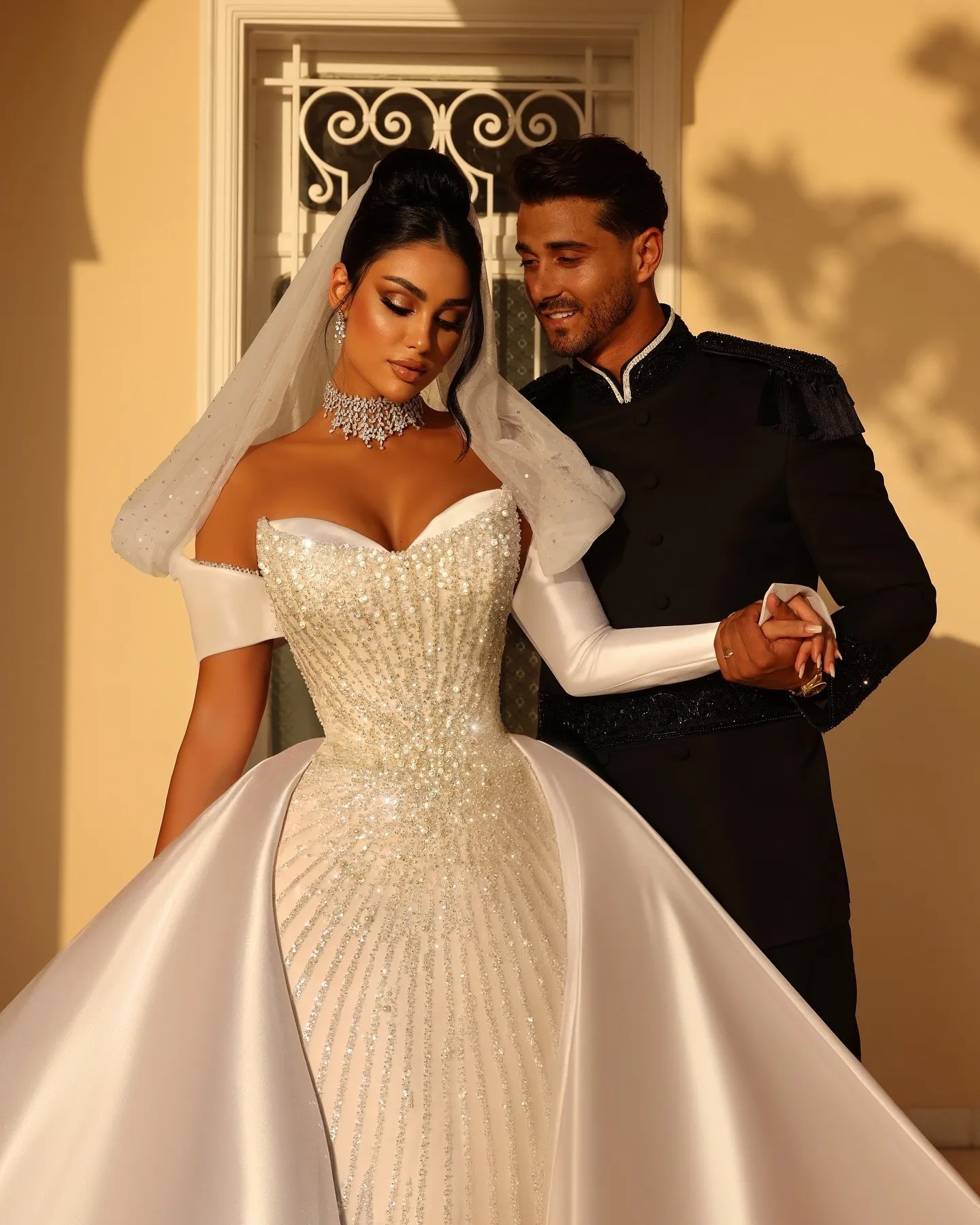 Gorgeous Mermaid Wedding Dresses For Women Sweetheart Long Sleeves Bridal Gown Sequins Crystal Detachable Train Dress