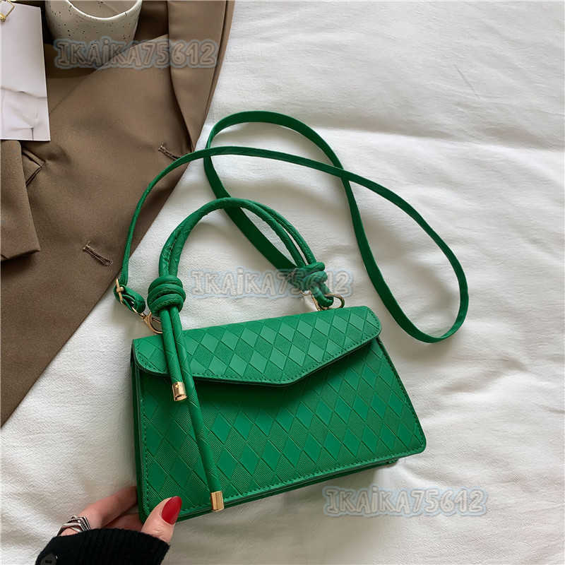 Celebrity Style Handbag for Women 2022 New Fashion Trendy Single Shoulder Small Square Bag Solid Color Crossbody Bag H250806