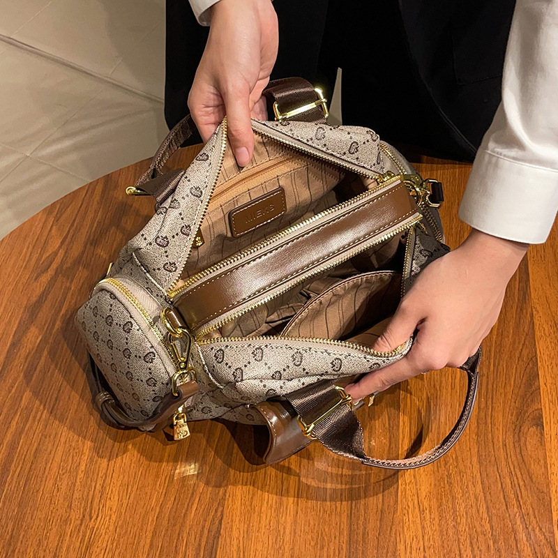 Cross-border Source Luxury Bag Luxury Brand Women's Designer Bag Bag 2025 Hot-selling High-end Boston Pillow Bag Large Capacity Handbag Crossbody