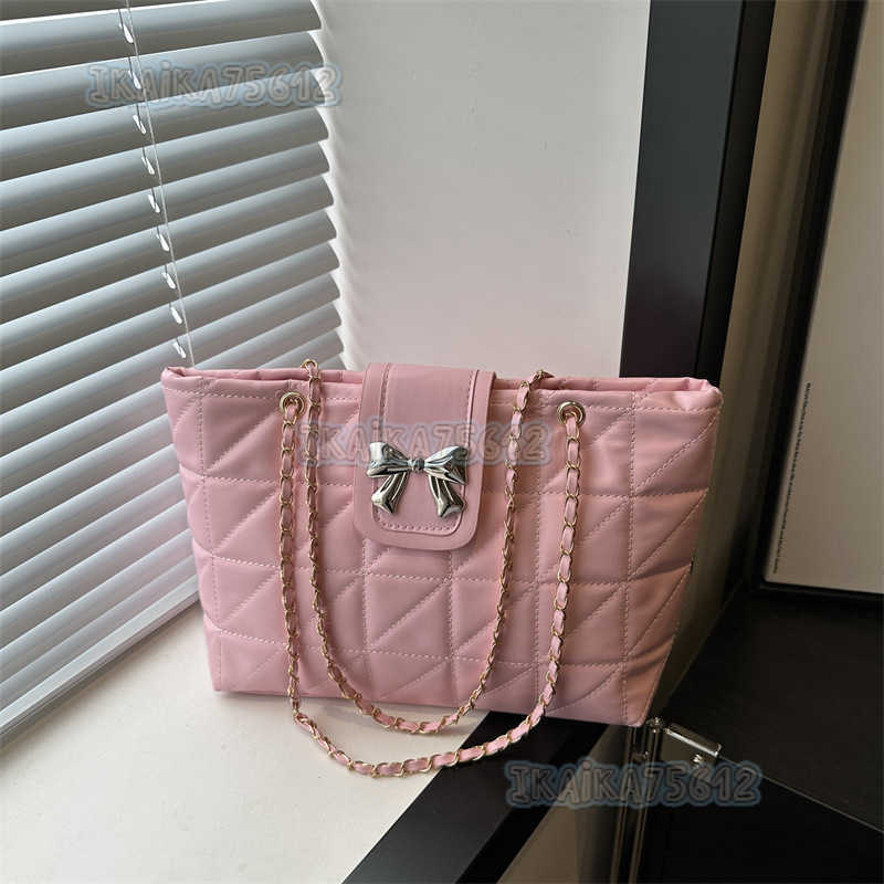 Soft Quilted Chain Bag Large Capacity Tote Bag 2024 New Trendy Fashion Versatile Shoulder Bag Large Bag H250806