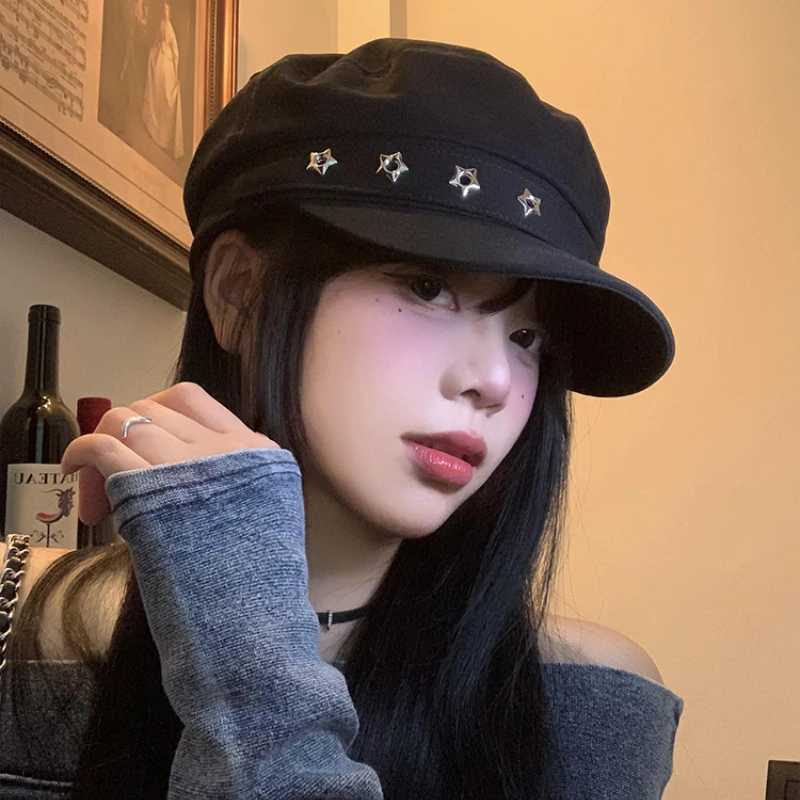 Star Hole Design Black Berets for Women Summer Autumn Outdoor Casual Sun Protection Versatile Personality Flat Top Newsboy Hats XJ250807
