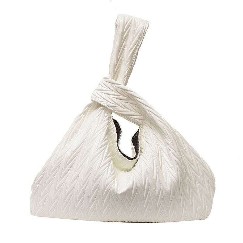 2023 New niche design pleated handbag for women's fashionable versatile crescent moon bag, simple and lightweight underarm bag