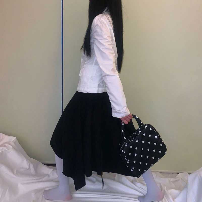 New Wave Point Handbag Female Vintage Y2k Korean Popular Bag Women Outdoor Travel Makeup Storage Pouch Students Niche Design Bag Z250807