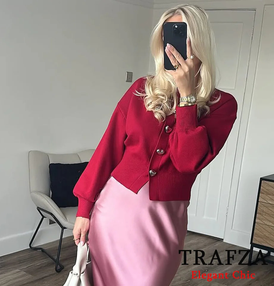TRAFZA Women Elegant Red Knit Cardigan Heart Buttons Sweater Spring Fashion High Street Casual Romantic Sweater 250801