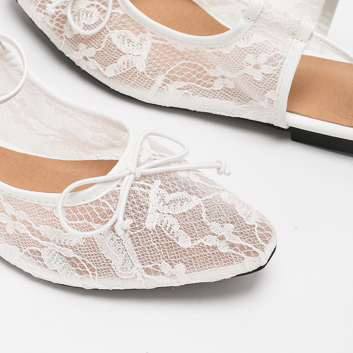 Sandals Women's Flat Shoes New Hollow-out Breathable Lace-up Ultra-light Square-toe Casual Comfortable Versatile Elegant