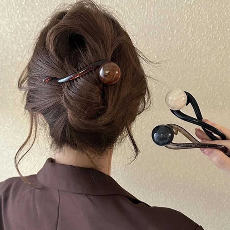 AWAYTR Retro S Shape Ponytail Twist Hair Clips New Fashion Multi-color Twisted Hollow Out Shark Clips Hair Accessory U250807