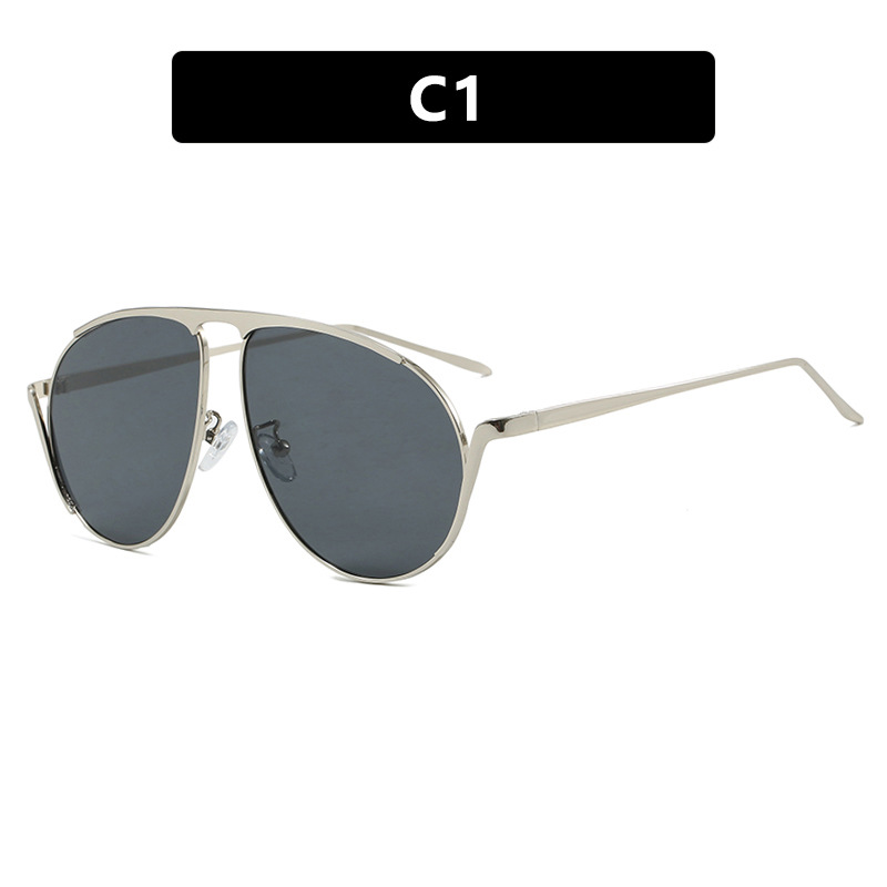2025 Avant Garde Cat Eye Runway Sunglasses Trendy Over sized Fashion Shades for Vacations Parties