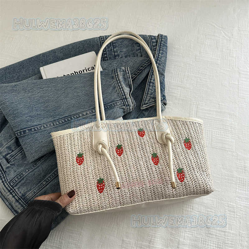 Summer Travel Woven Bag Tote Bag for Women 2024 New Rural Vacation Style Strawberry Embroidery Handbag Commuting Bag H250806