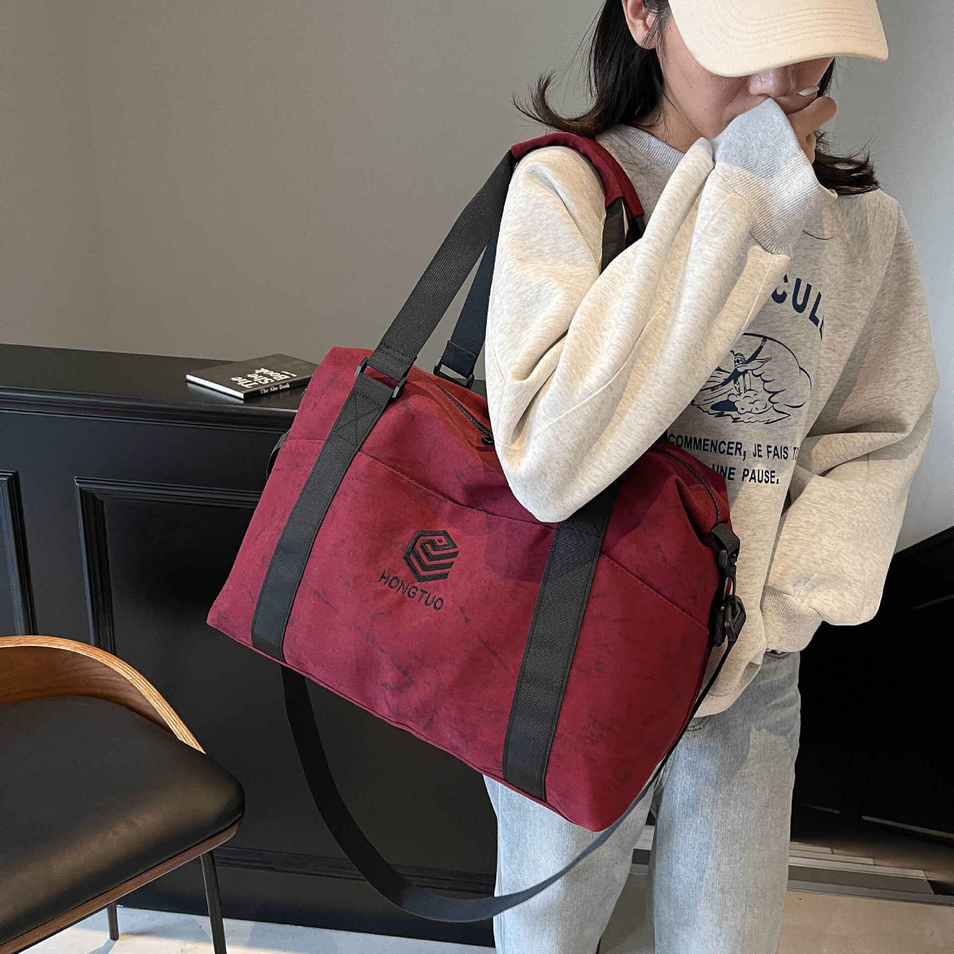 New Travel Large Capacity Lightweight Gym Dry-Wet Separation Storage Stylish Sports Casual Bag