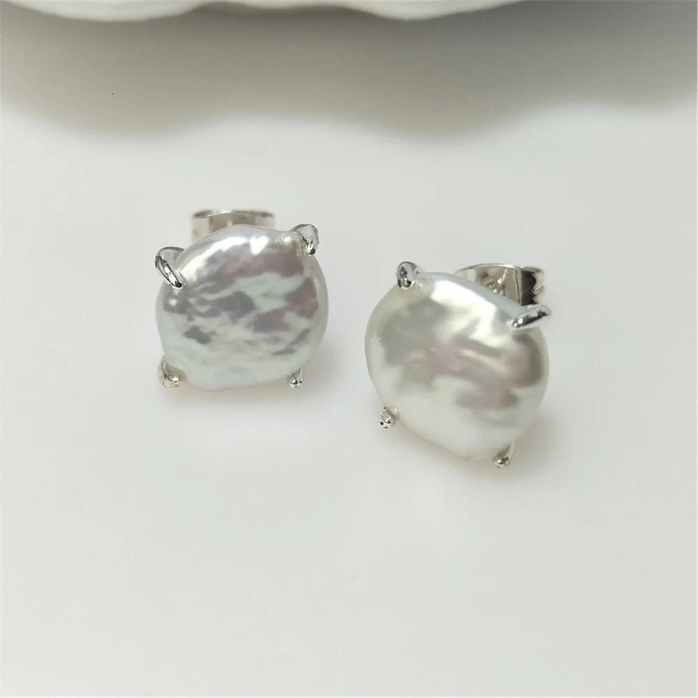 1Pair Of Freshwater Pearl Earrings High Quality Golden/Silver Plated Jewelry For Mothers Day Gifts ER0012 250805