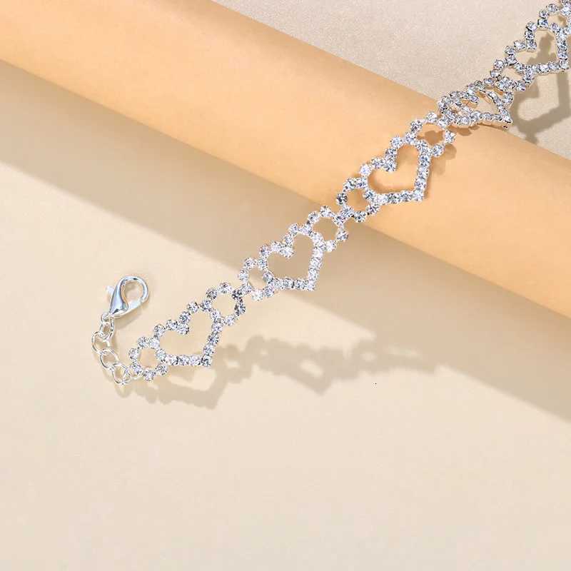 Stonefans Summer Beach Hollow Out Rhinestone Heart Anklet for Women Boho Heart Ankle s Sandals Barefoot Jewelry Y250805