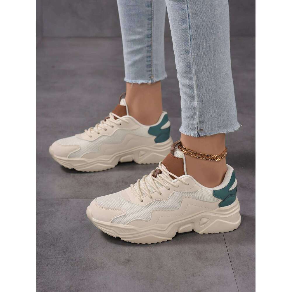 Lightweight Mesh Breathable Women's Sneakers Versatile Casual designer White Shoes for Comfortable Wear
