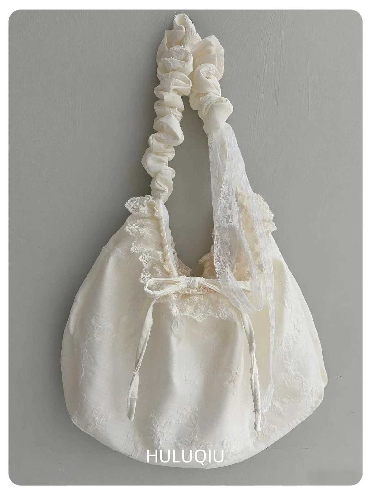 Sweet Lace Ruffle Korean FAshion Shoulder Bag for Student Chic Floral Crossbody Bag Portable Large Capacity Storage Bag Z250807