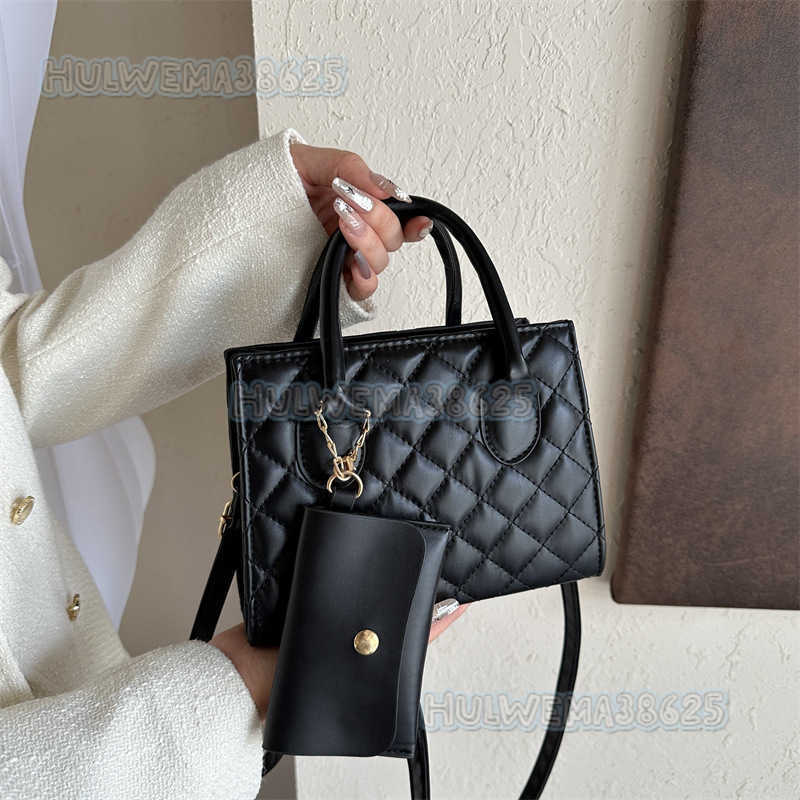 Solid Color Simple Fashion Diamond Embroidery Thread Bag 2023 Trendy Single Shoulder Crossbody Bag Small Square Bag Trendy H250806