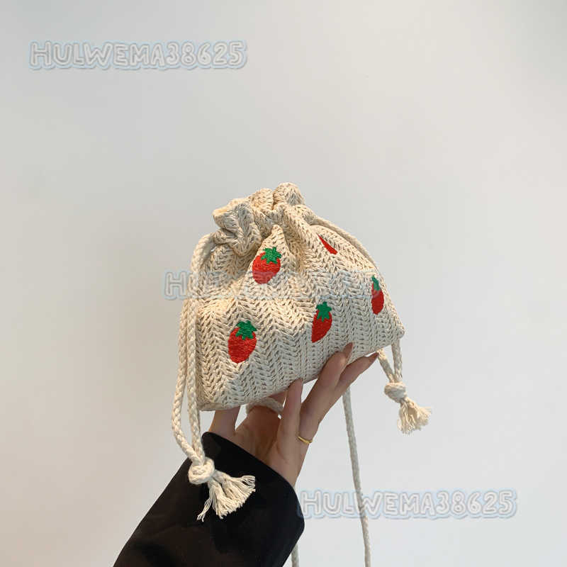 Summer Fashion Style Straw Bag Strawberry Embroidery Crossbody Bucket Bag 2024 Drawstring Woven Casual Womens Bag H250806