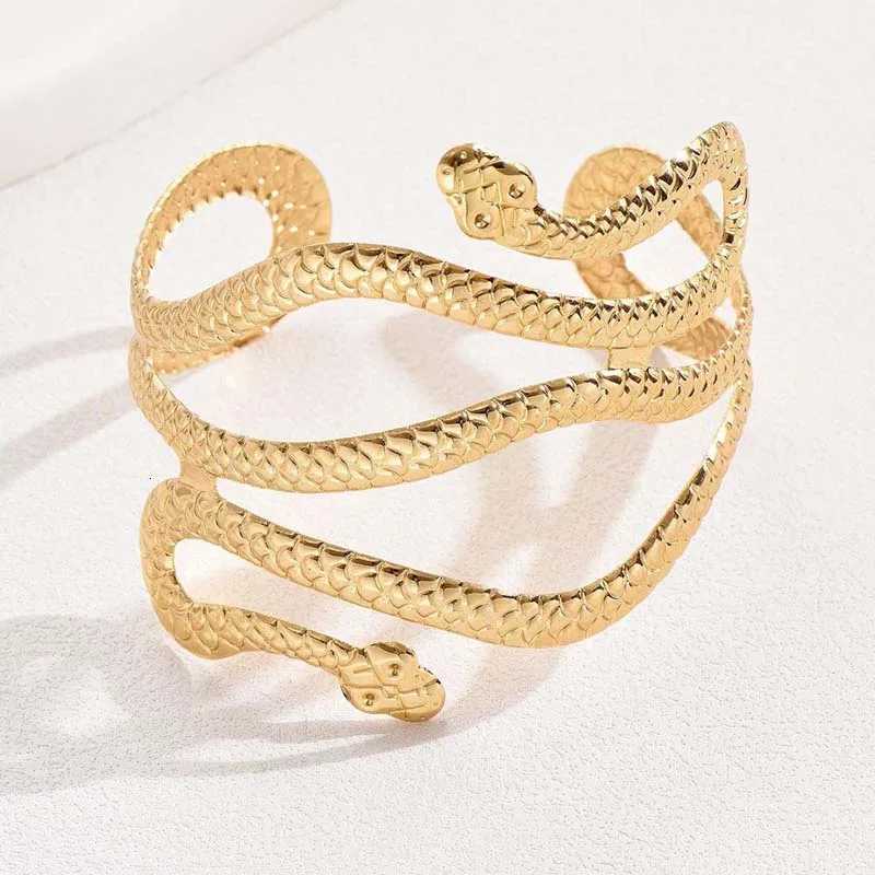 Vintage Metal Snake Shape Arm Chain Bracelets For Women Exaggerated Gold Color Animal Open Adjustable Cuff Bracelet Jewelry W250807