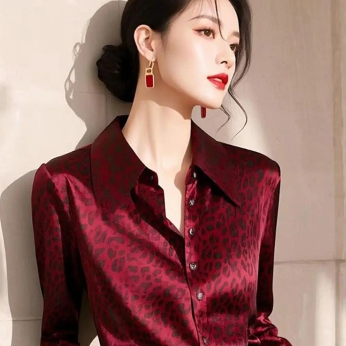 Temperament Leopard Pattern Red Satin Shirt Spring Autumn Casual Loose Commuting Cardigan Tops Fashion Clothes for Women 250806