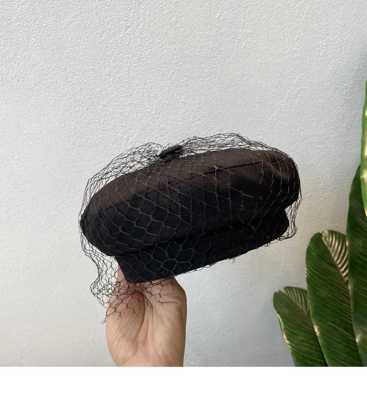 Luxury Women Girls Berets Denim Ladies Flat C with Mesh Lace Fashion Street Newsboy Hat for Women XJ250807