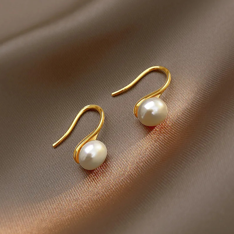 Sell Trendy Simple Natural Freshwater Pearl 14K Gold Filled Ladies Stud Earrings Jewelry Not Allergic For Women Gifts 250805
