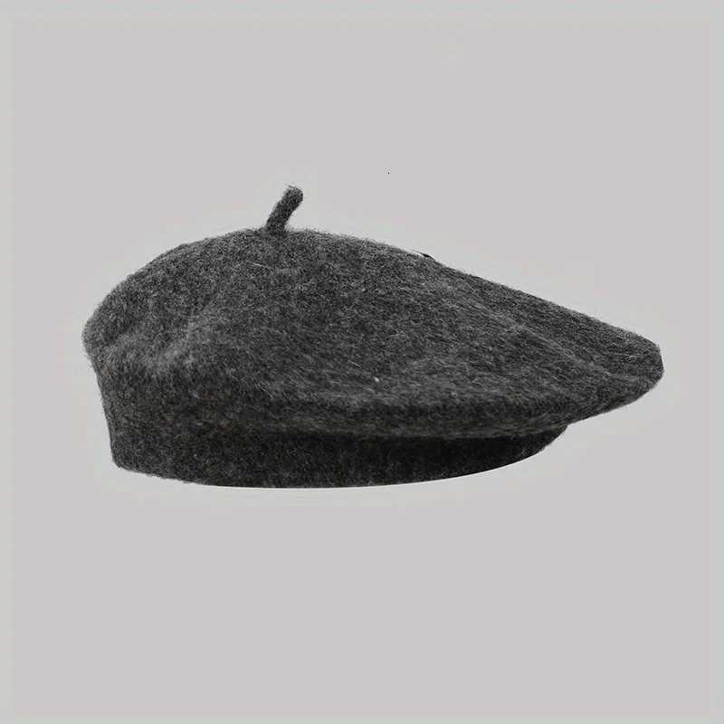 Mens and Womens Vintage Wool Beret Womens Fall and Winter Beret Model Womens Round Top Painters Hat Beret XJ250807