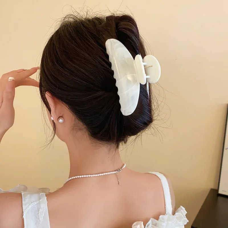 Korean Hawaiian Flower Crab Hair Clips Female Fashion Plastic Hair Claw Hairpin Barrettes For Girls Beach Hair Accessories U250807