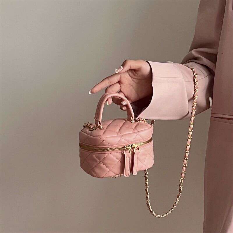 Xiaoxiangfeng Women's Fashion 2024 New Handheld Chain Versatile Mini One Shoulder Crossbody Mouth Red Bag