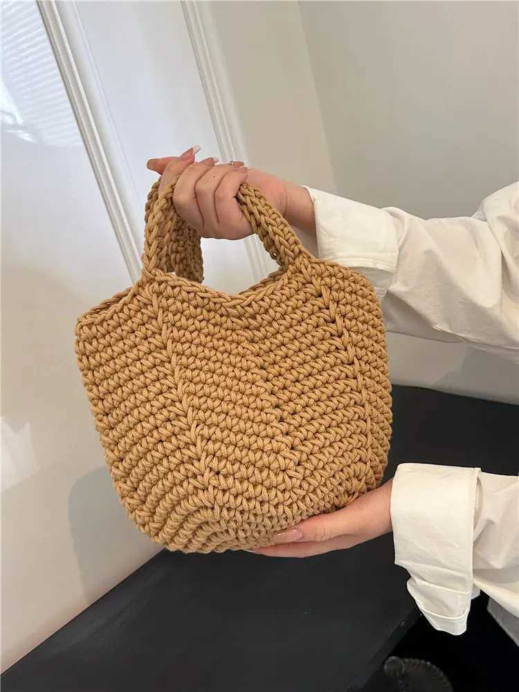 Trendy 2025 Womens Basket Weave Shoulder Bag Versatile Small Size Soft Fabric Casual Sle Single Handle Bucket Bag Z250807