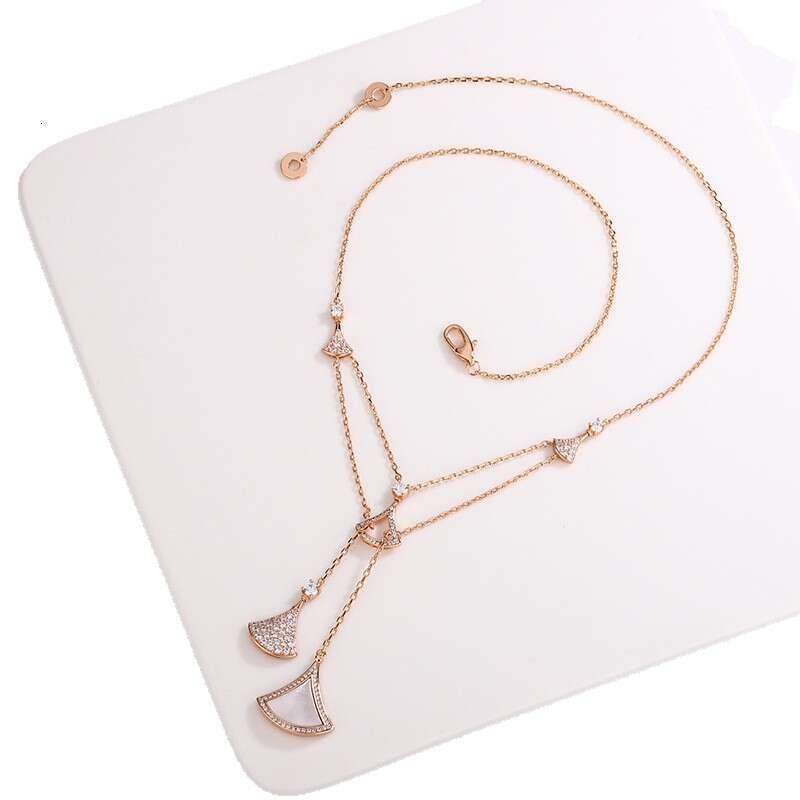 V Fan-Shaped Double-Layer Skirt Necklace for Women, Rose Gold Plated, Light Versatile White Shell Tassel Collarbone Chain