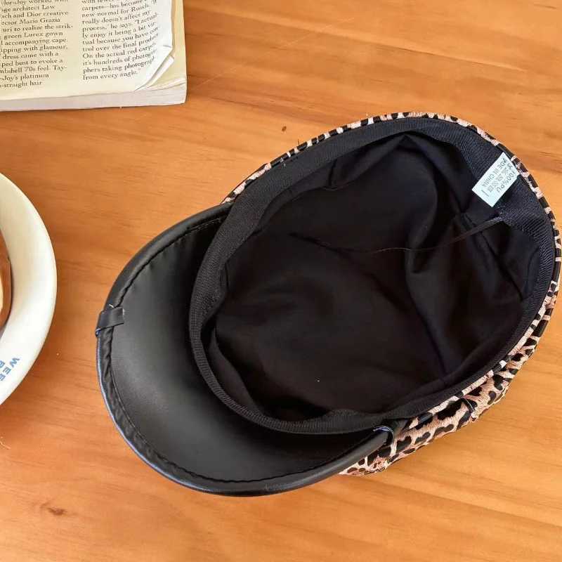 American Niche Leopard Print Newsboy Hats Women Personality Belt Buckle Design Street Trend Versatile Retro Flat Top Berets Y2k XJ250807