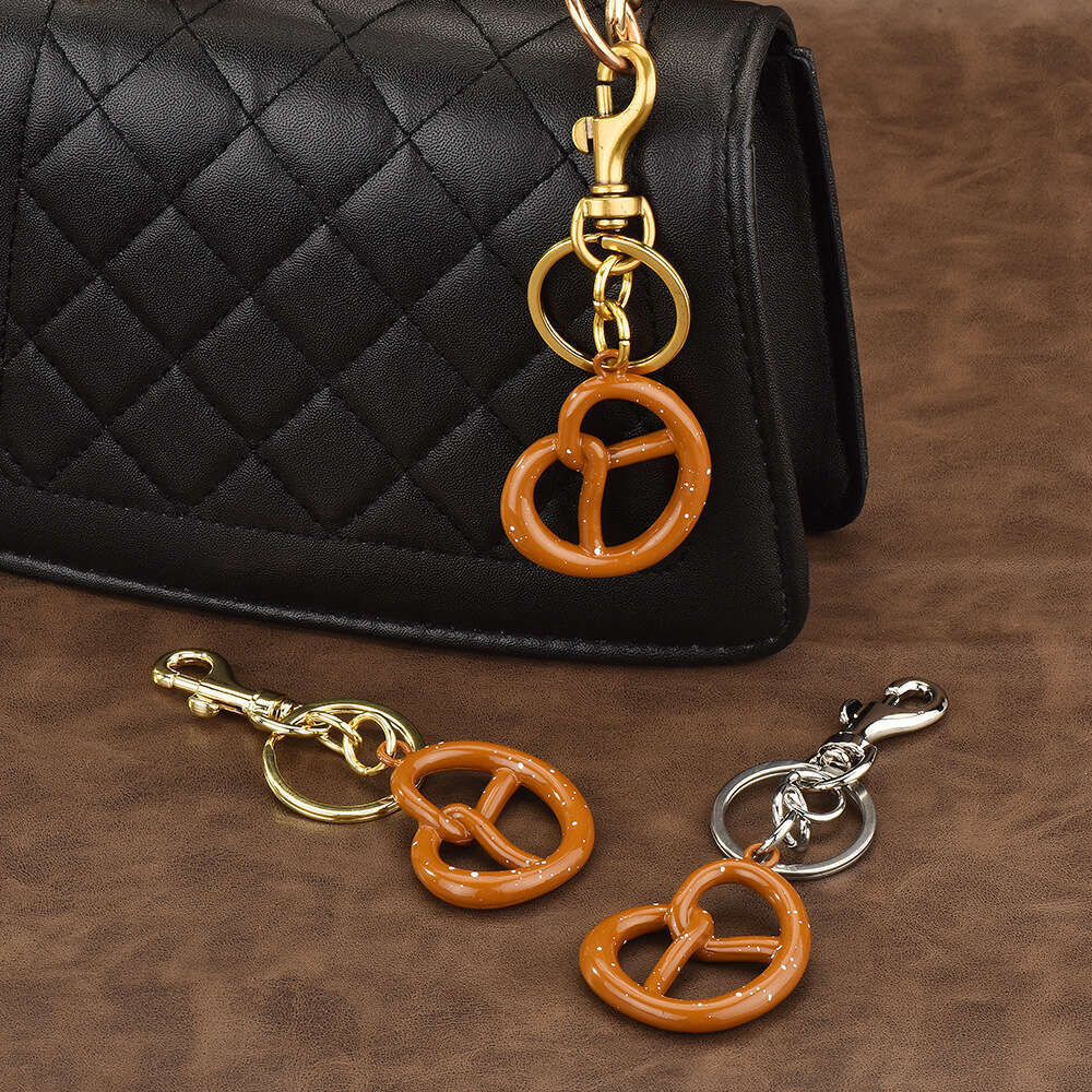 DHessentials Trendy Cookie Keychain - Luxury Alloy Bag Charm & Car Key Ring in Gold/Silver, Fashion Foodie Accessory (10cm, 48g)