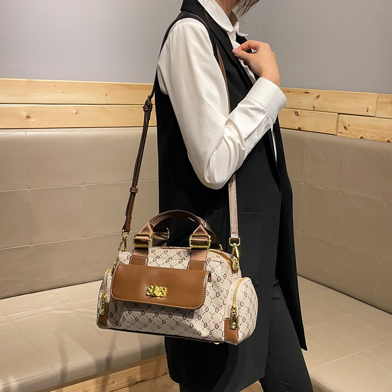 Cross-border Source Luxury Bag Luxury Brand Women's Designer Bag Bag 2025 Hot-selling High-end Boston Pillow Bag Large Capacity Handbag Crossbody