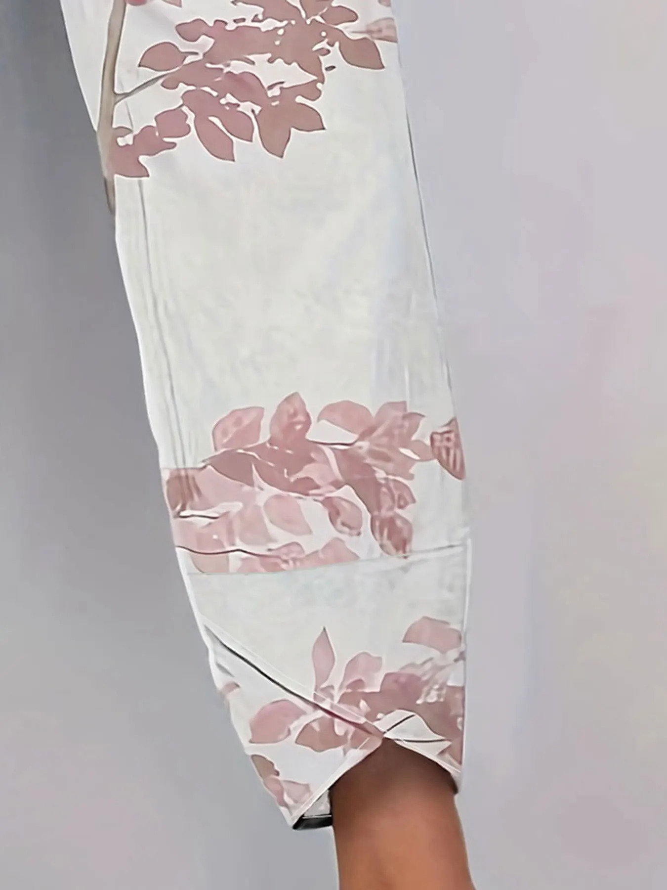 Womens Plus Size Casual Summer Pants Straight Leg Floral Print with Pockets Machine Washable Non Stretch Fabric for Wear 250805