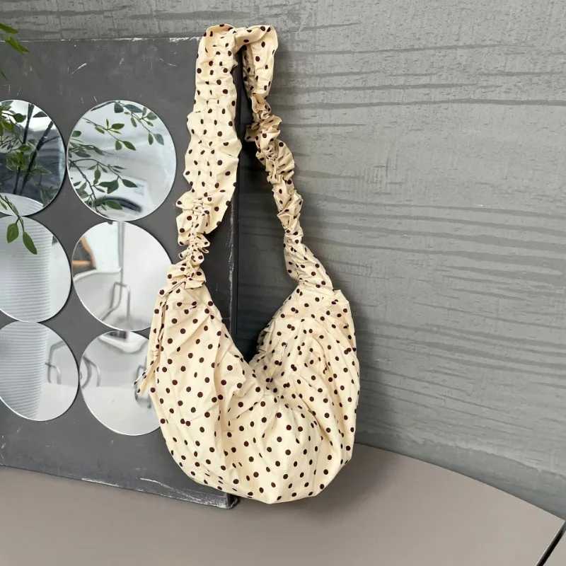 Women Underarm Bag Large Capacity Polka Dot Crossbody Bag All Matched Pleated Dumpling Bag for Outdoor Travel Clutch Purse Z250807